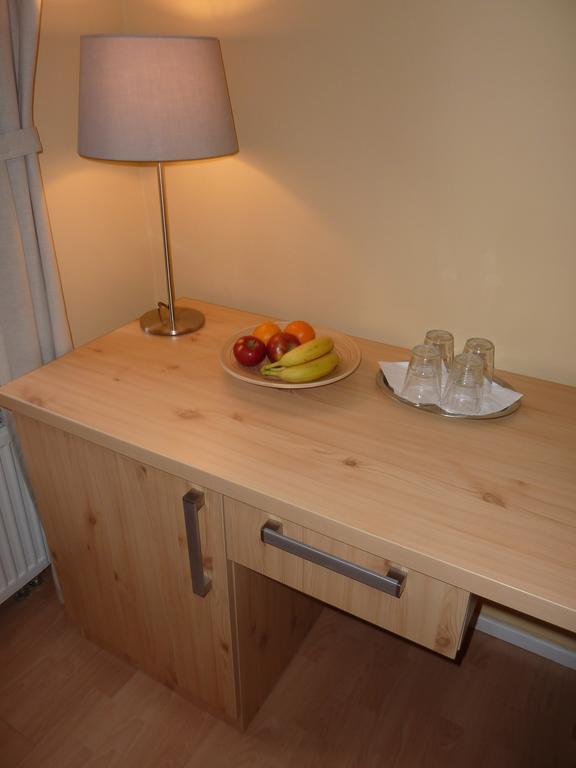 Apartments And Suites Кремница Стая снимка