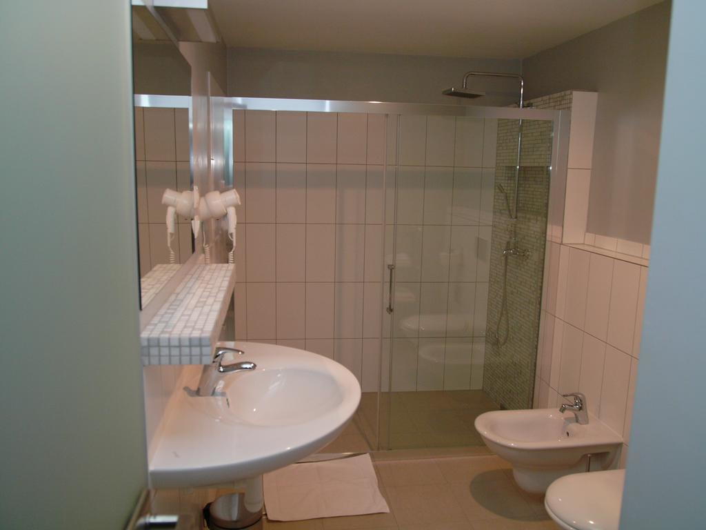 Apartments And Suites Кремница Екстериор снимка